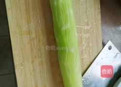 凉拌莴笋丝的做法图解1