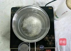 宝宝辅食藜麦蛋黄粥的做法图解2