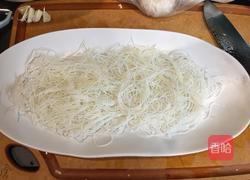 0失败的宴请大菜(蒜茸粉丝蒸虾)的做法图解3