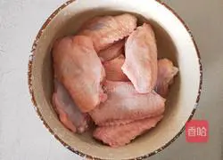 Illustration of how to make potato chips and chicken wings 1