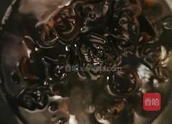 洋葱炒木耳的做法图解2