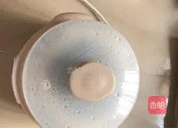 Illustration of how to make braised pig's trotters, kelp and soybean soup 4