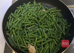 豇豆炒肉的做法图解6