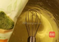 抹茶蛋糕卷的做法图解1