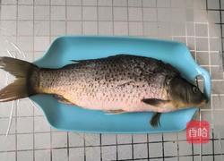 家常版皮脆肉嫩红烧鱼的做法图解1