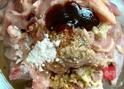 香菇炖鸡的做法图解1
