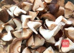 香菇炖鸡的做法图解6