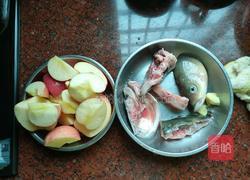 苹果鱼头汤的做法图解1