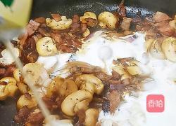 意大利培根蘑菇奶油面的做法图解4