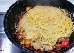 意大利培根蘑菇奶油面的做法图解5