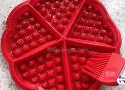 黄桃草莓华夫饼的做法图解5