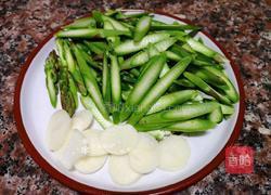 芦笋炒肉片的做法图解2