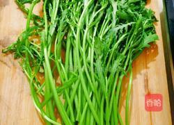 白灼茼蒿的做法图解1
