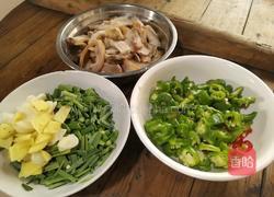 辣椒炒猪嘴肉的做法图解3