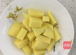 土豆烧排骨的做法图解1
