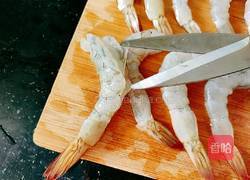 煎南美白对虾的做法图解4