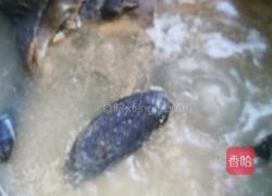 黑豆桃仁乌鸡汤的做法图解2