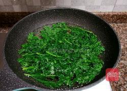 茼蒿炒鸡蛋的做法图解6