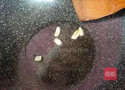 Illustration of how to stir-fry pickles 4