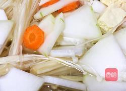 冻豆腐粉条丸子汤的做法图解1