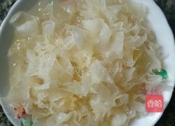 银耳莲子羹的做法图解3