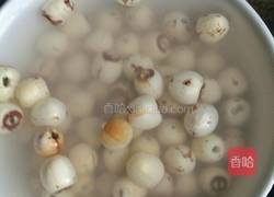 银耳莲子羹的做法图解5