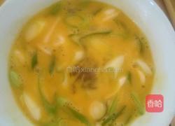 西葫芦炒鸡蛋的做法图解1