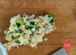 茄汁小鱼干的做法图解1