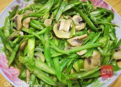 超级鲜的芦笋炒口蘑的做法图解4
