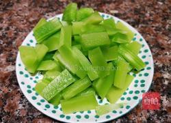 莴笋炒虾仁的做法图解3