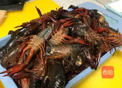 Illustration of how to make braised prawns 1