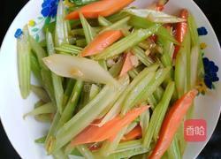 清炒芹菜之青涩的做法图解4