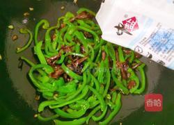 蘑菇炒尖椒的做法图解10