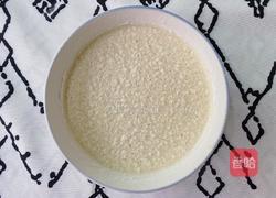 ㊙️细腻嫩滑|完胜甜品店的草莓芒果千层的做法图解5