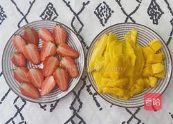 ㊙️细腻嫩滑|完胜甜品店的草莓芒果千层的做法图解11