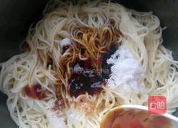 西红柿炒面的做法图解2