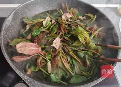 炝拌香椿的做法图解2