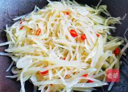 Illustration of how to make shredded potatoes in vinegar 10