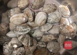 蒜蓉花甲粉丝煲的做法图解1