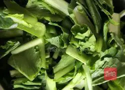 Illustration of how to make stir-fried greens 1