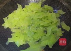 牛肉丝炒莴笋片的做法图解3