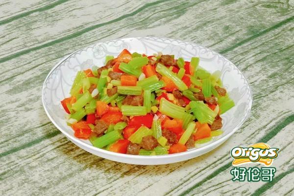 芹菜丁炒牛肉