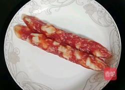 豌豆炒腊肠的做法图解1