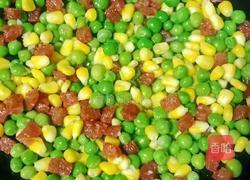 豌豆炒腊肠的做法图解12