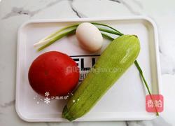 番茄炒西葫芦的做法图解1