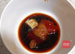 鸡翅根烧荷兰豆的做法图解3