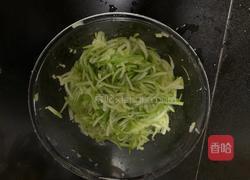 西葫芦鸡蛋锅贴的做法图解2