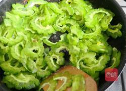 肉片炒苦瓜的做法图解11