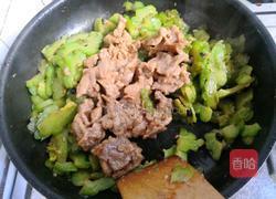 肉片炒苦瓜的做法图解16
