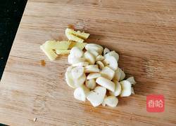 莴苣炖鱼头的做法图解6